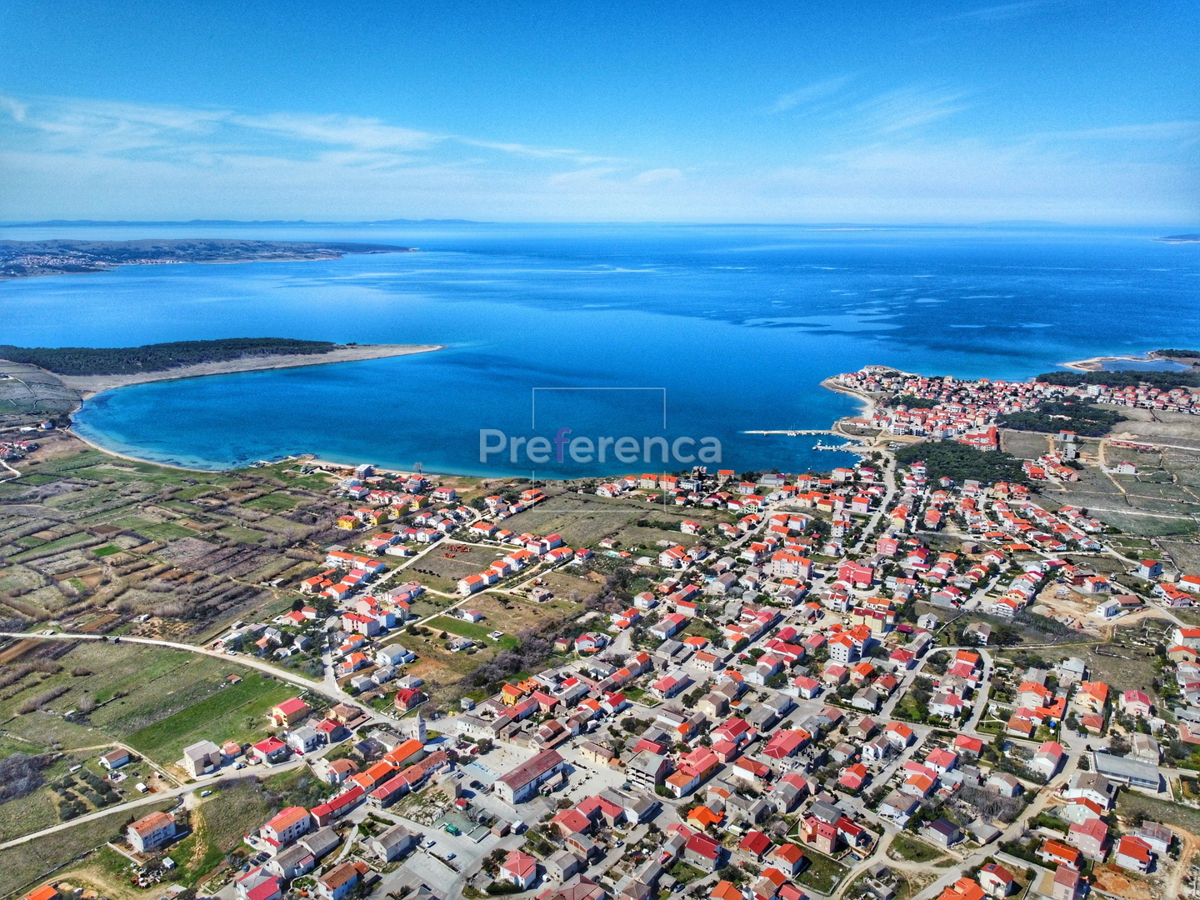 Povljana - stavbno zemljišče 851m2