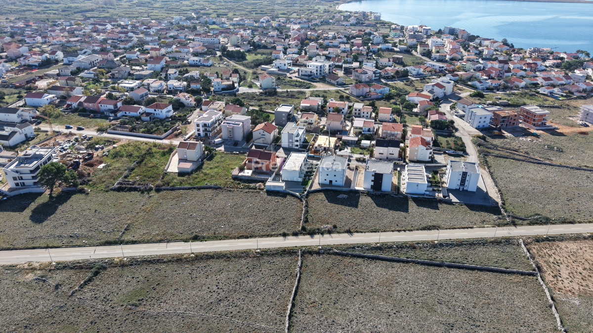 Povljana - zazidljivo zemljišče 851 m2