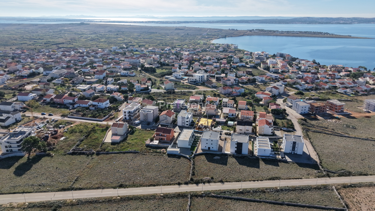 Povljana - zazidljivo zemljišče 851 m2