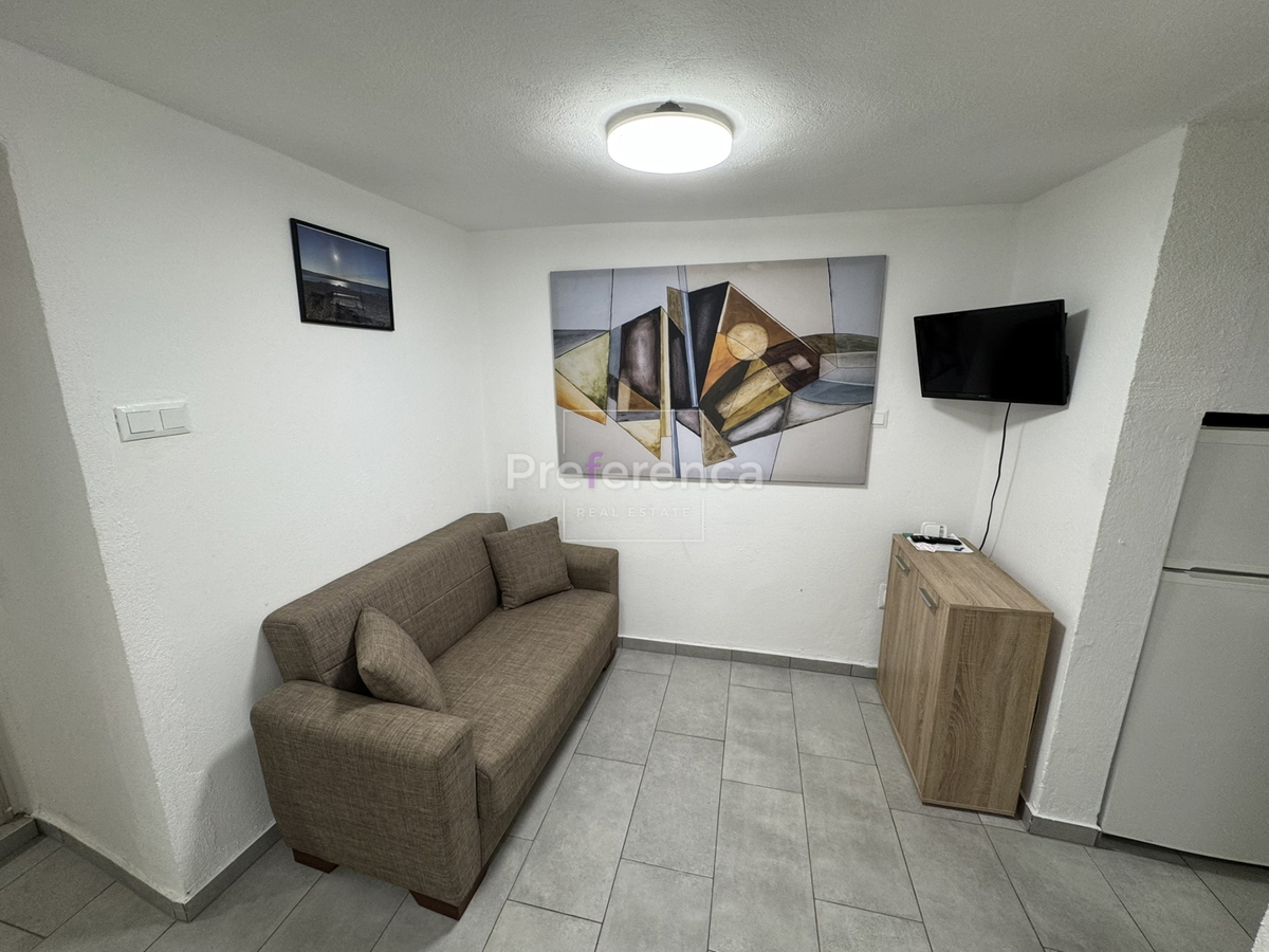 Kustići - vrstna hiša s 4 enotami