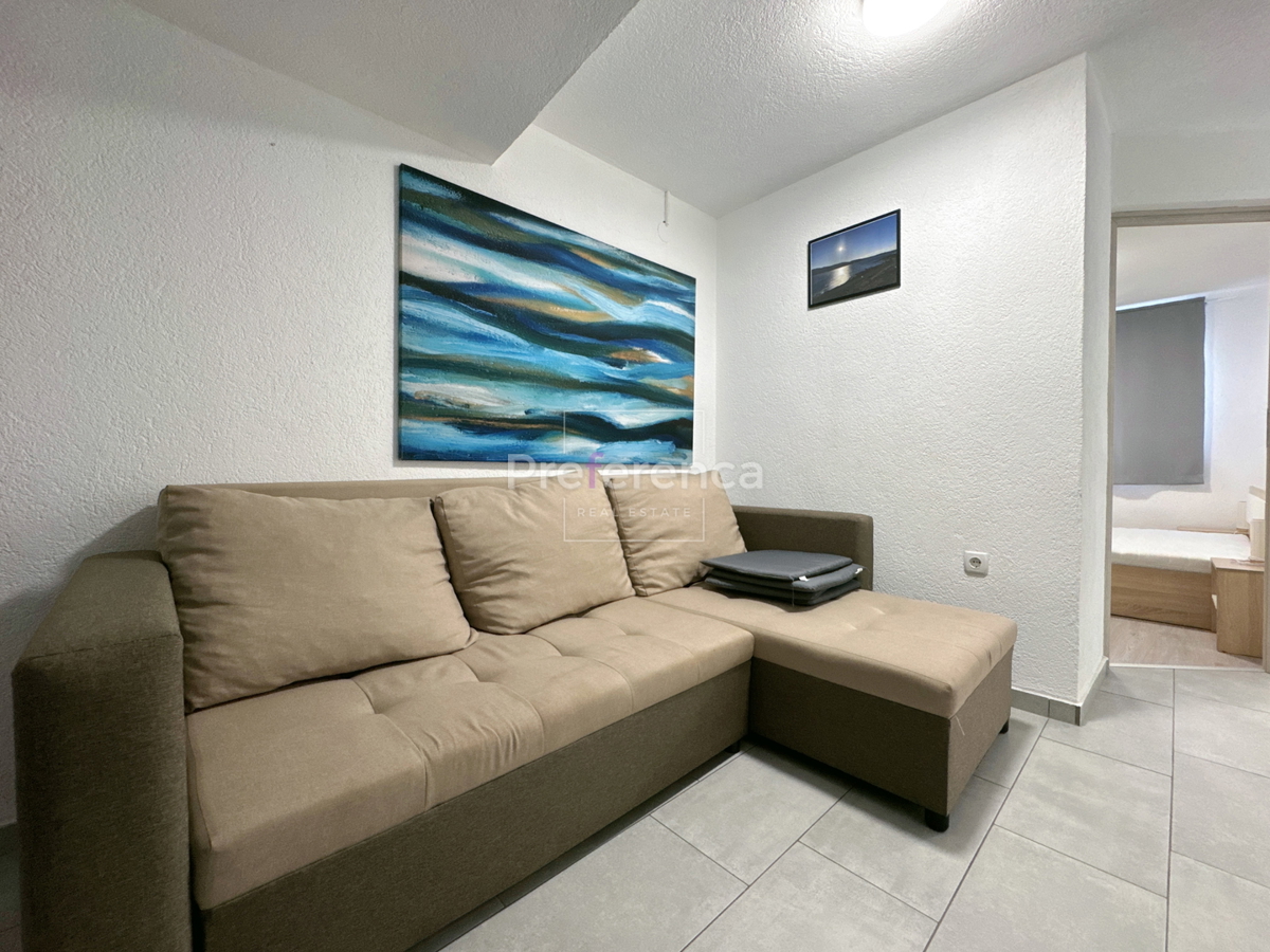 Kustići - vrstna hiša s 4 enotami