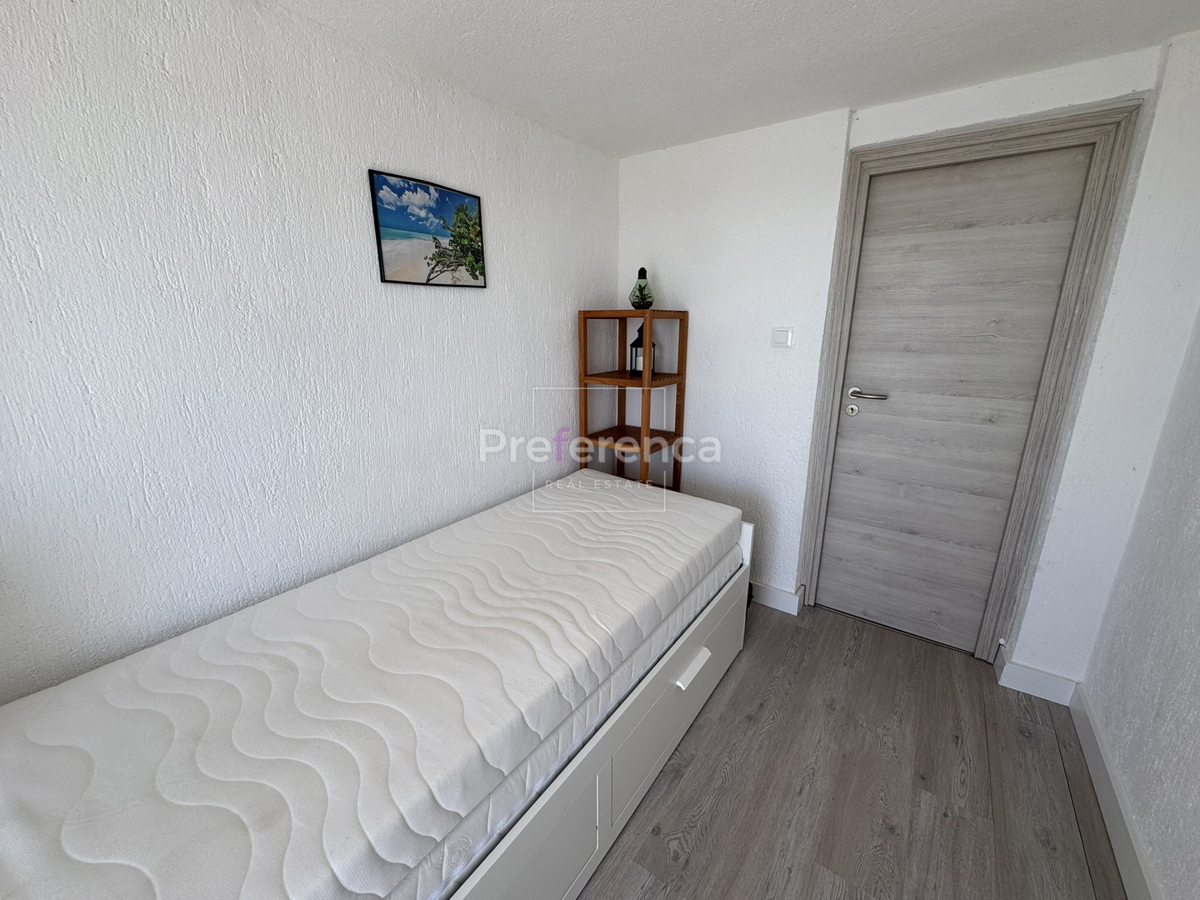 Kustići - vrstna hiša s 4 enotami