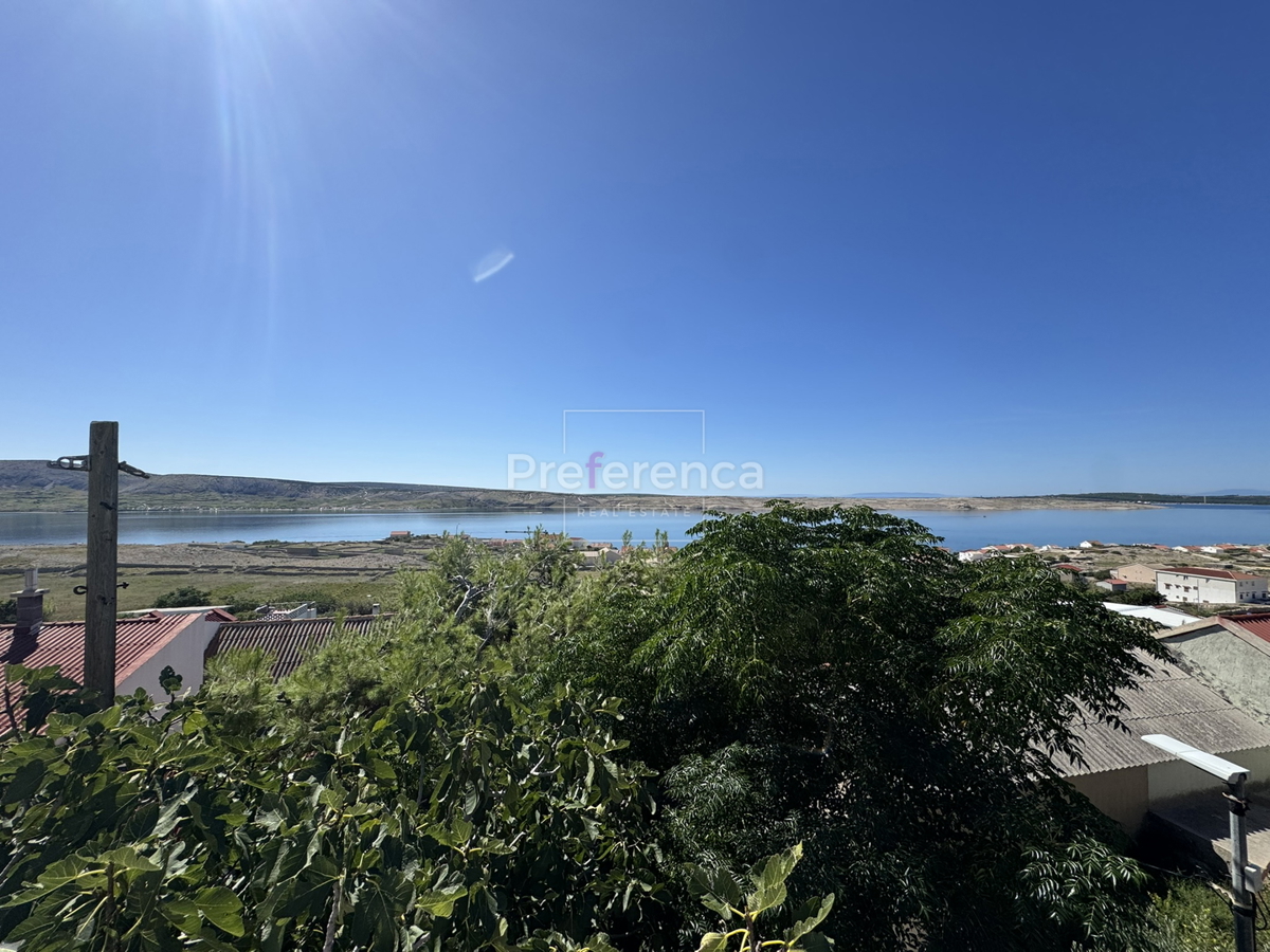 Kustići - vrstna hiša s 4 enotami