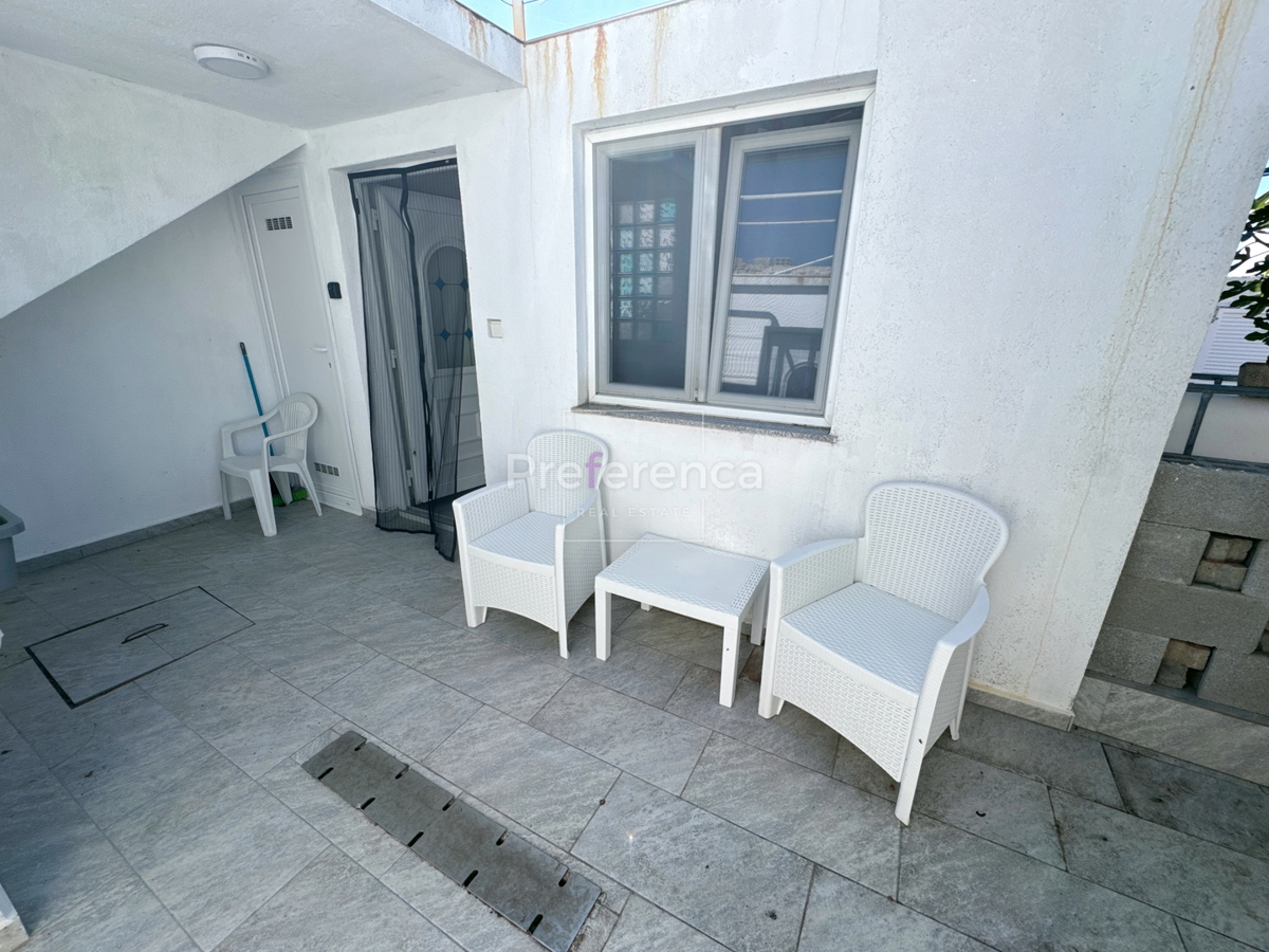 Kustići - vrstna hiša s 4 enotami