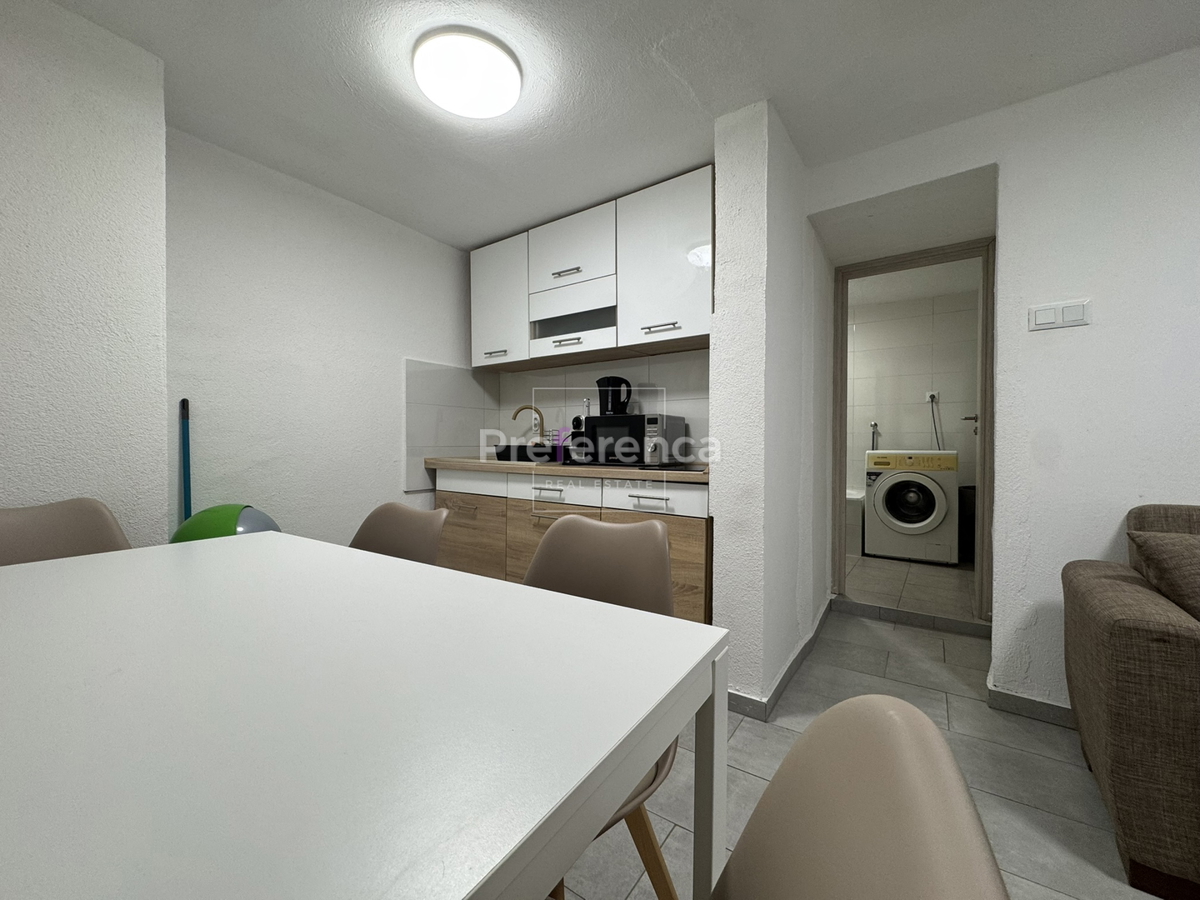 Kustići - vrstna hiša s 4 enotami