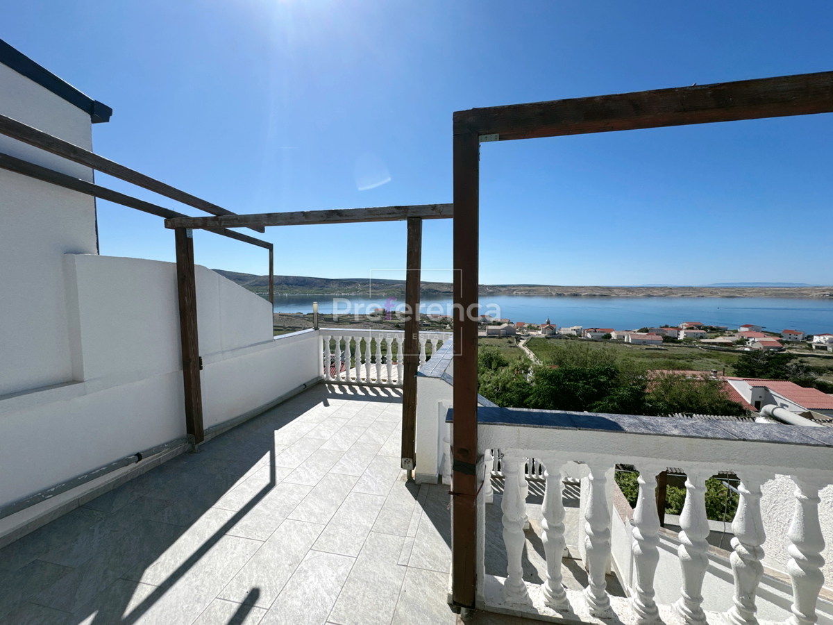 Kustići - vrstna hiša s 4 enotami