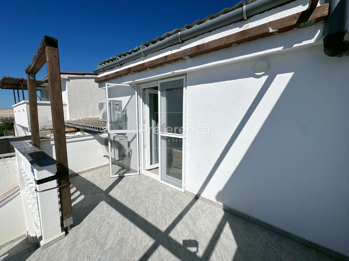 Kustići - vrstna hiša s 4 enotami