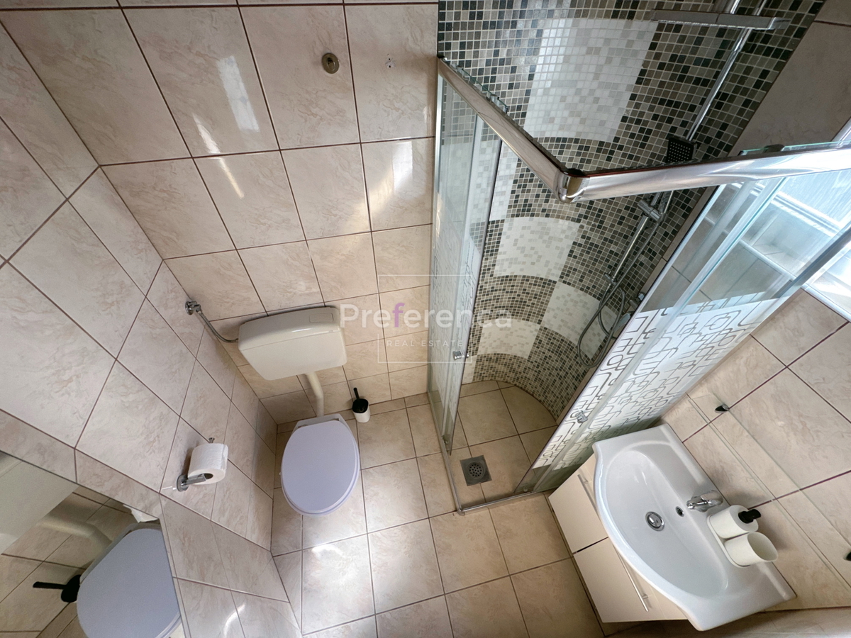 Kustići - vrstna hiša s 4 enotami