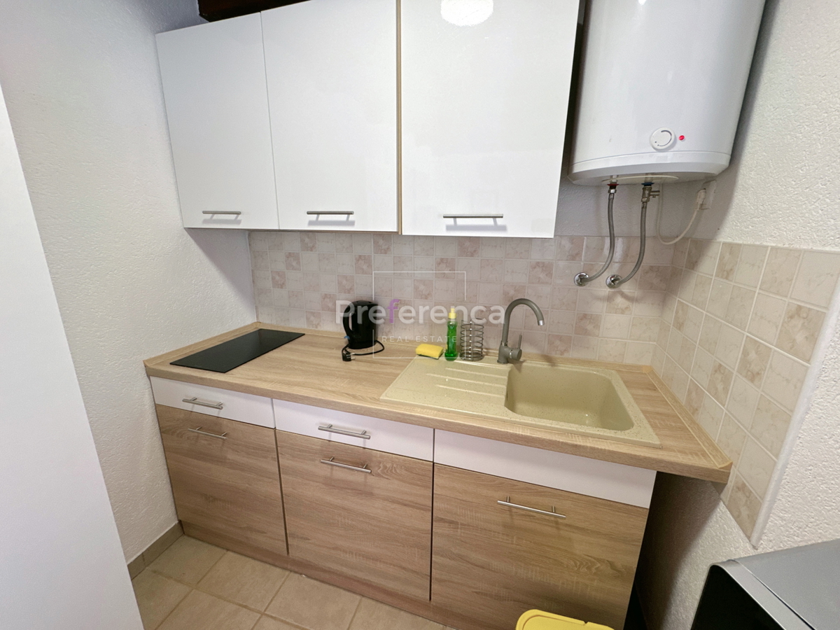 Kustići - vrstna hiša s 4 enotami