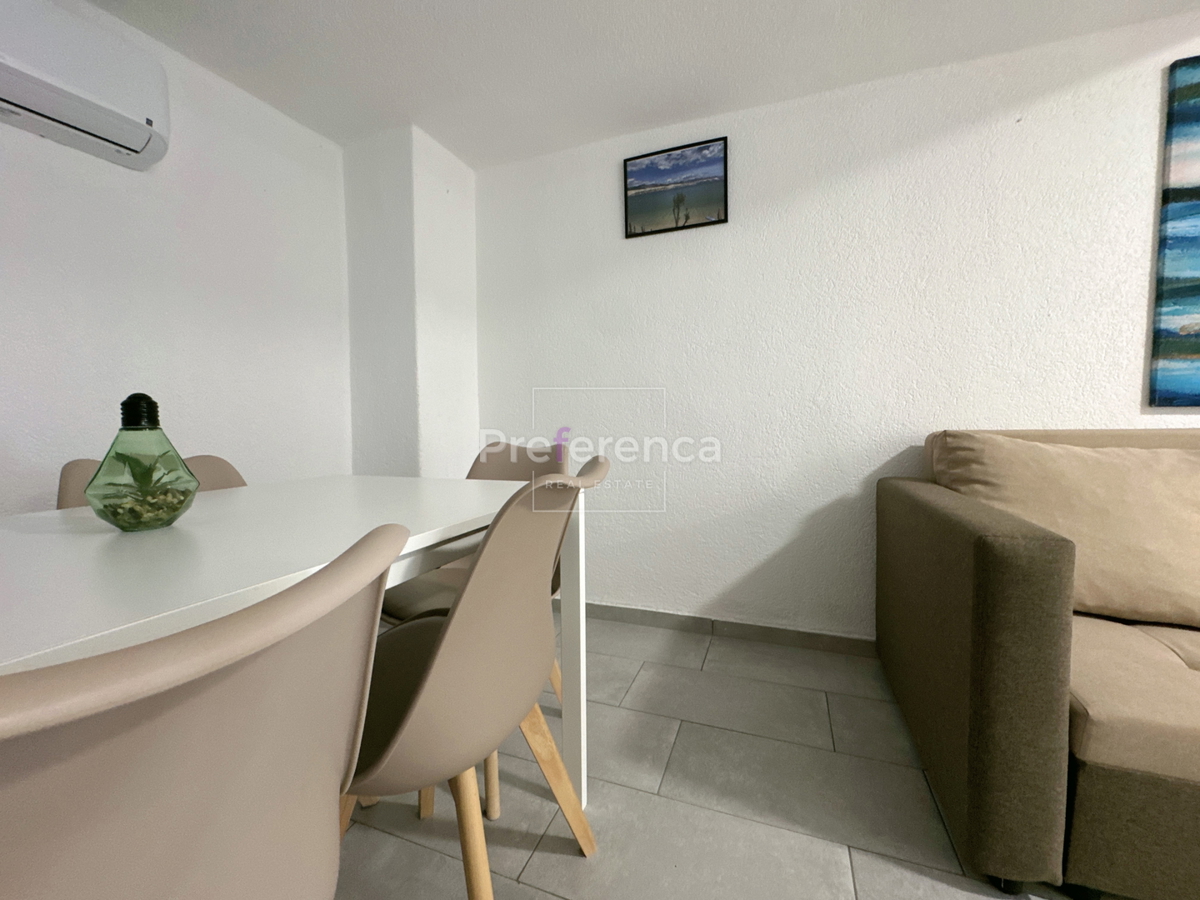 Kustići - vrstna hiša s 4 enotami