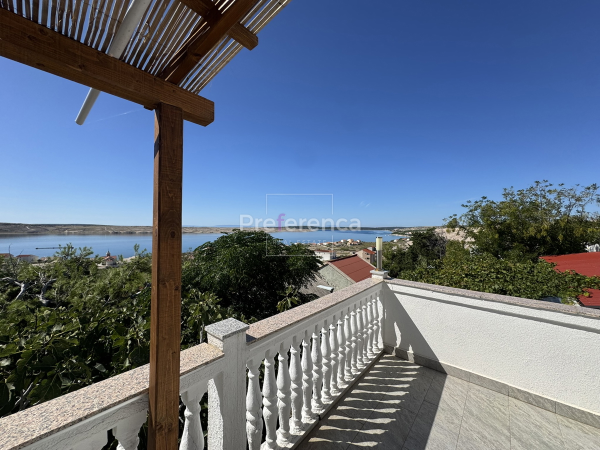 Kustići - vrstna hiša s 4 enotami