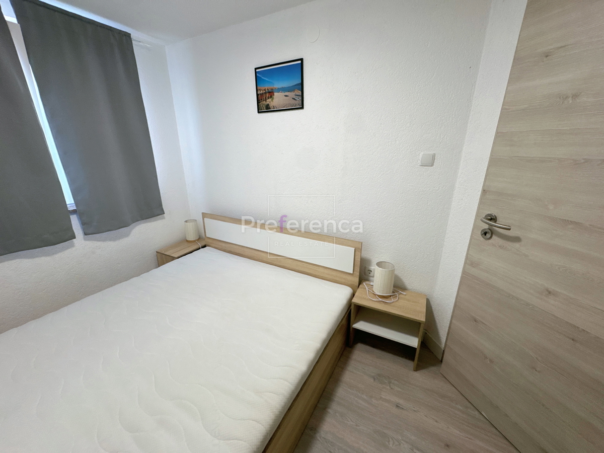 Kustići - vrstna hiša s 4 enotami