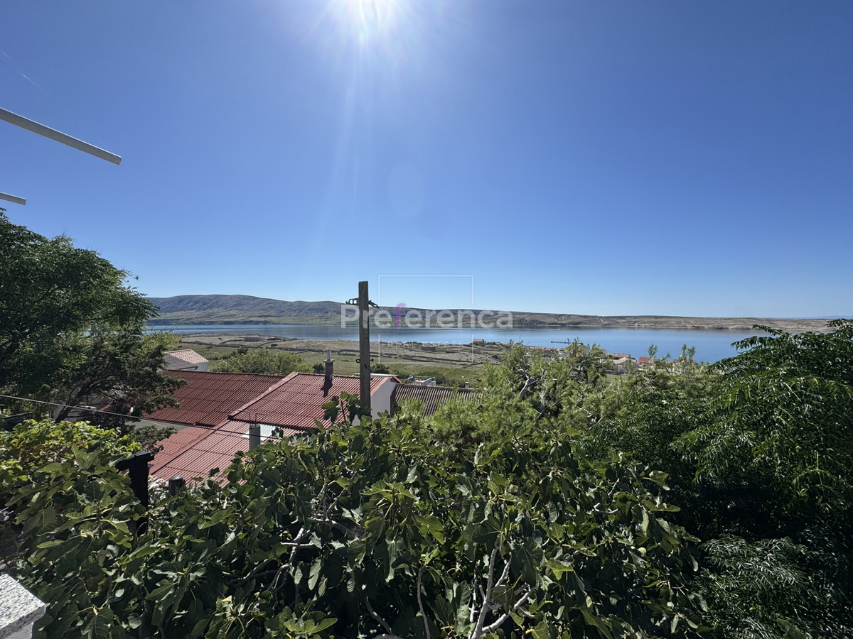 Kustići - vrstna hiša s 4 enotami