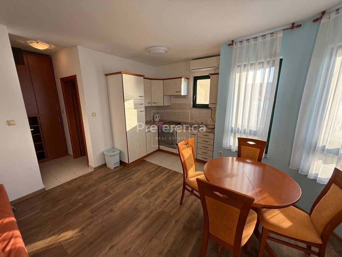 Stara Novalja - enosobno stanovanje v prvem redu ob morju