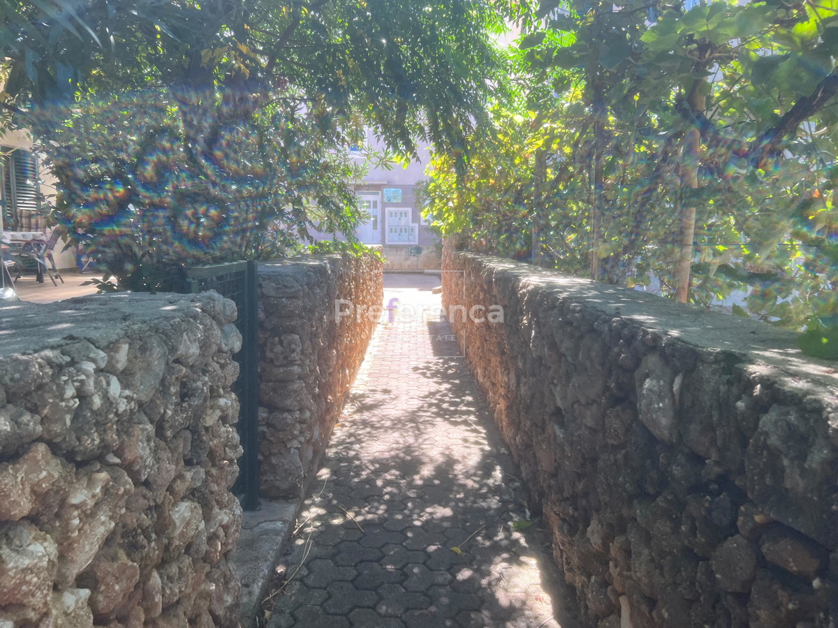 Stara Novalja - enosobno stanovanje v prvem redu ob morju