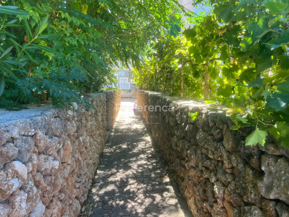 Stara Novalja - enosobno stanovanje v prvem redu ob morju