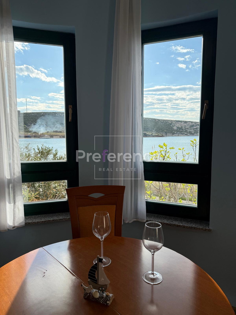 Stara Novalja - enosobno stanovanje v prvem redu ob morju