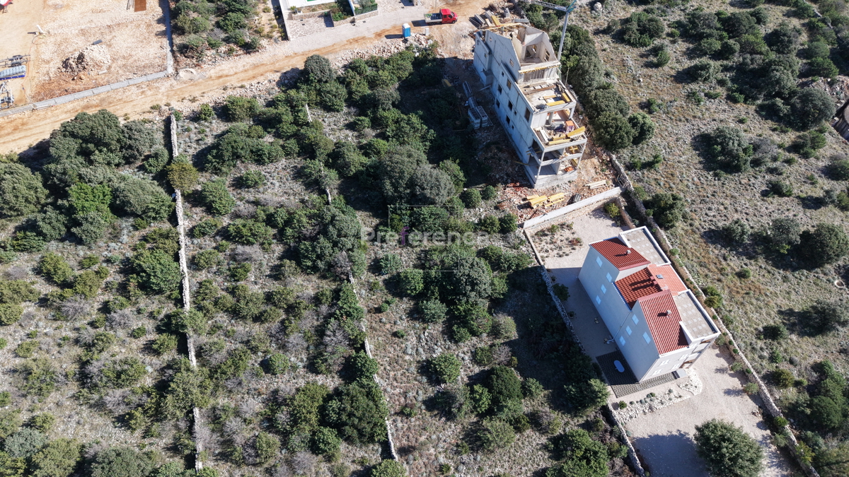 Mandre - gradbeno zemljišče 1223 m2