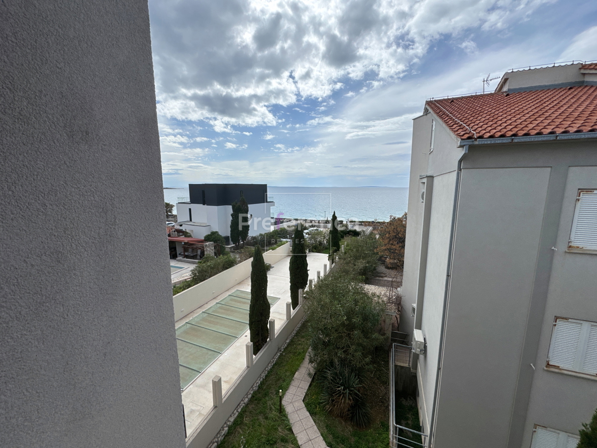 Novalja - dvosobno stanovanje na drugem nadstropju