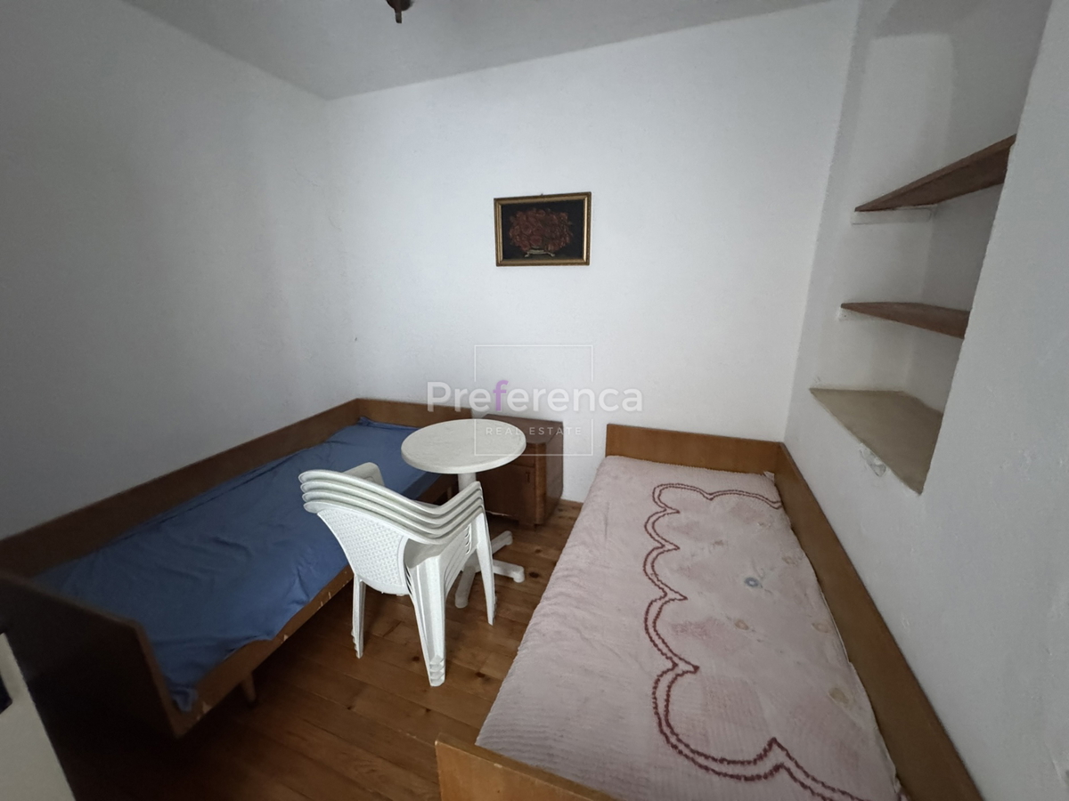 Novalja - vrstna hiša za prenovo