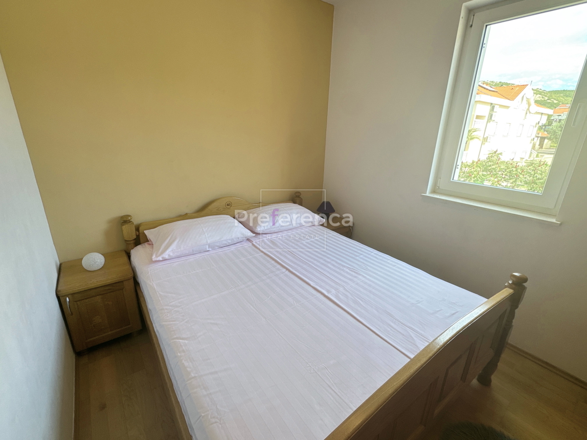 Stara Novalja - dvosobno stanovanje PRVO NADSTROPJE - bližina morja