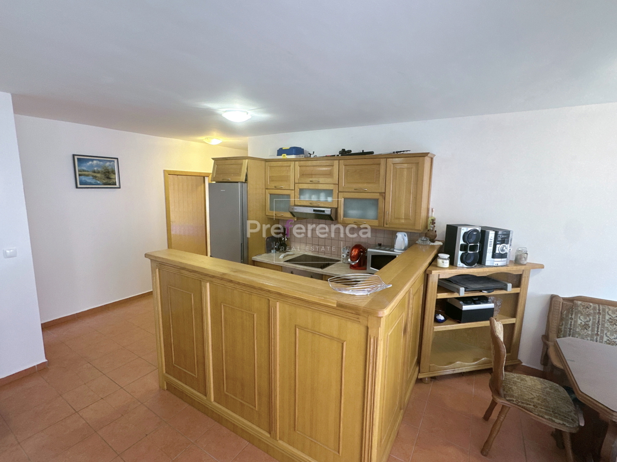 Stara Novalja - dvosobno stanovanje PRVO NADSTROPJE - bližina morja