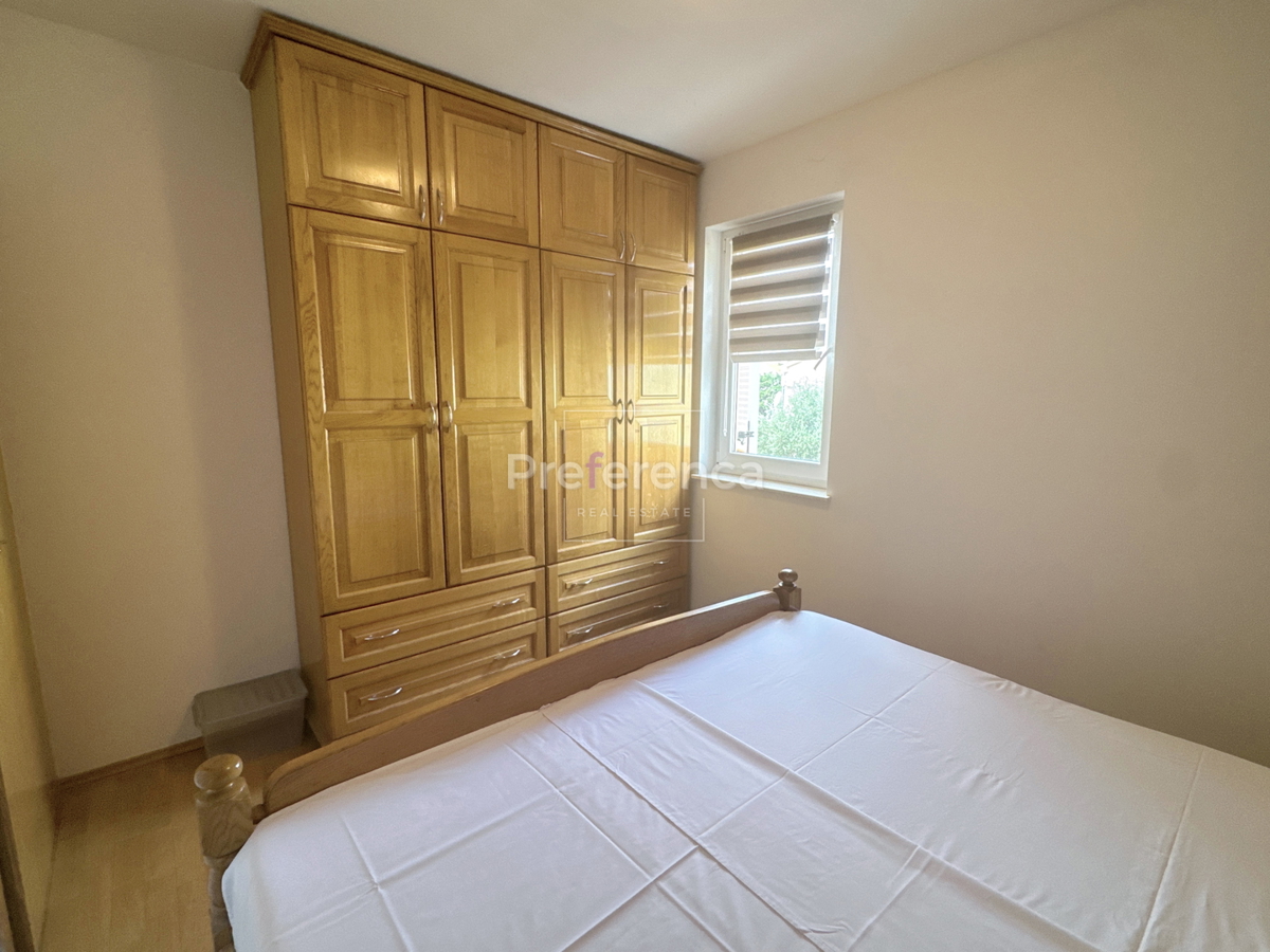 Stara Novalja - dvosobno stanovanje PRVO NADSTROPJE - bližina morja