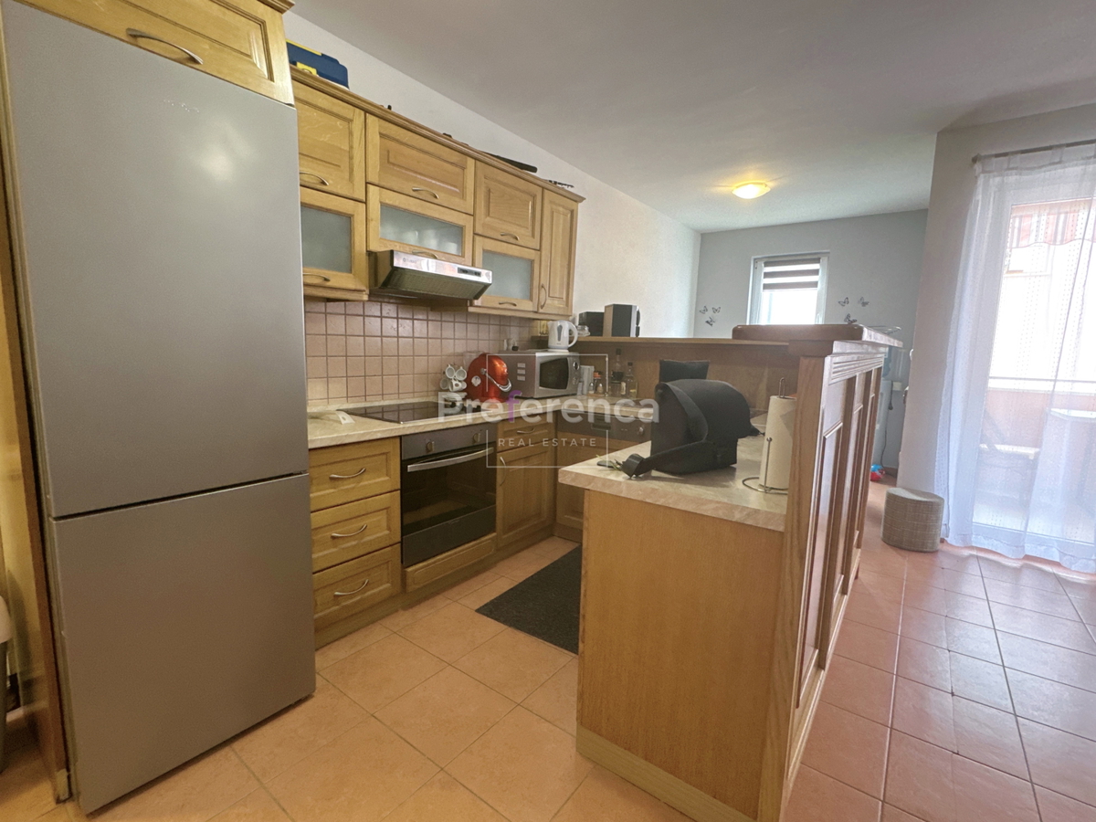 Stara Novalja - dvosobno stanovanje PRVO NADSTROPJE - bližina morja