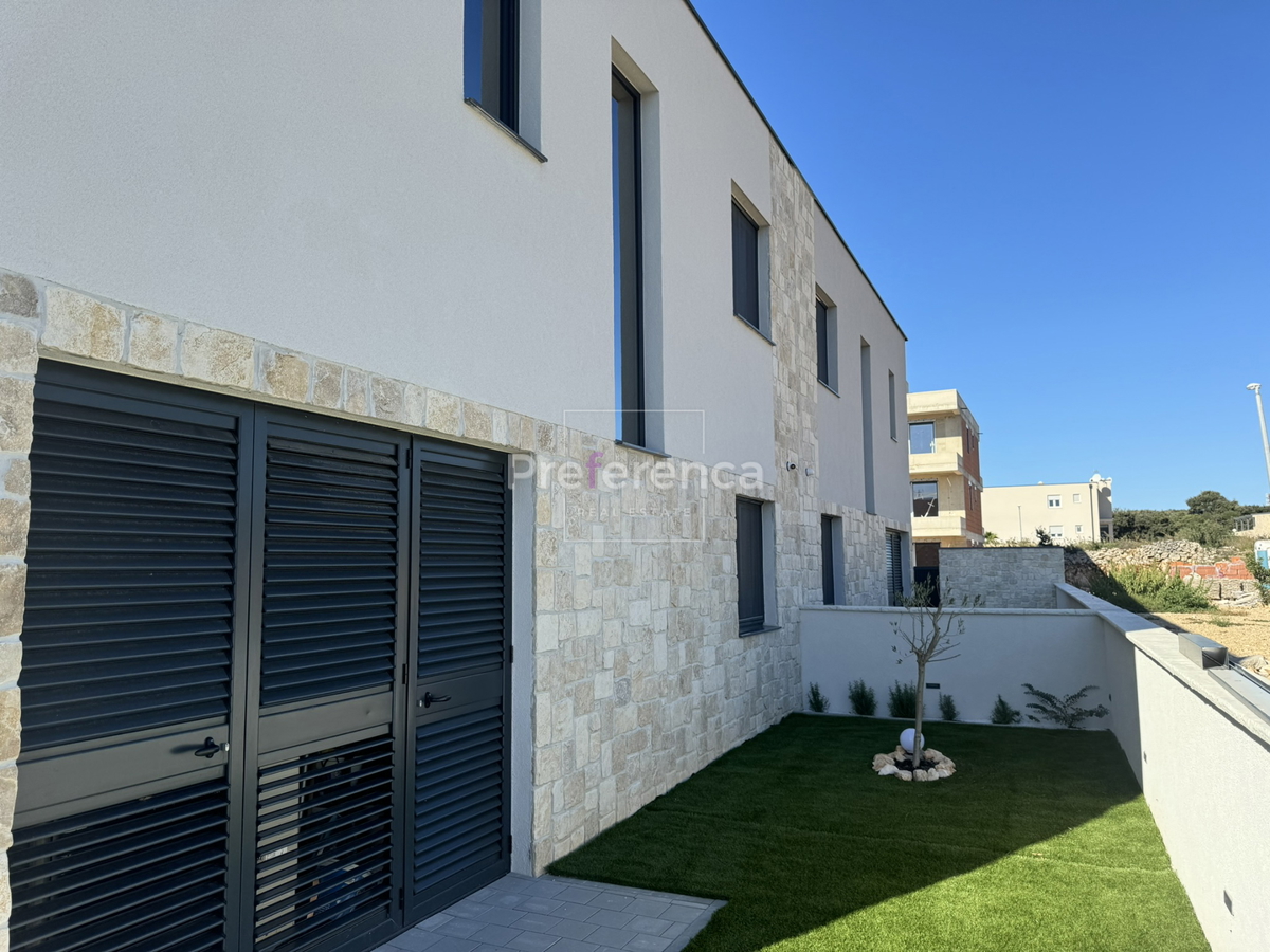 Mandre - luksuzna vila s bazenom