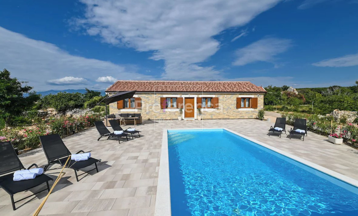 Dabovi stani, Novalja - vila s bazenom + zemljišče s projektom