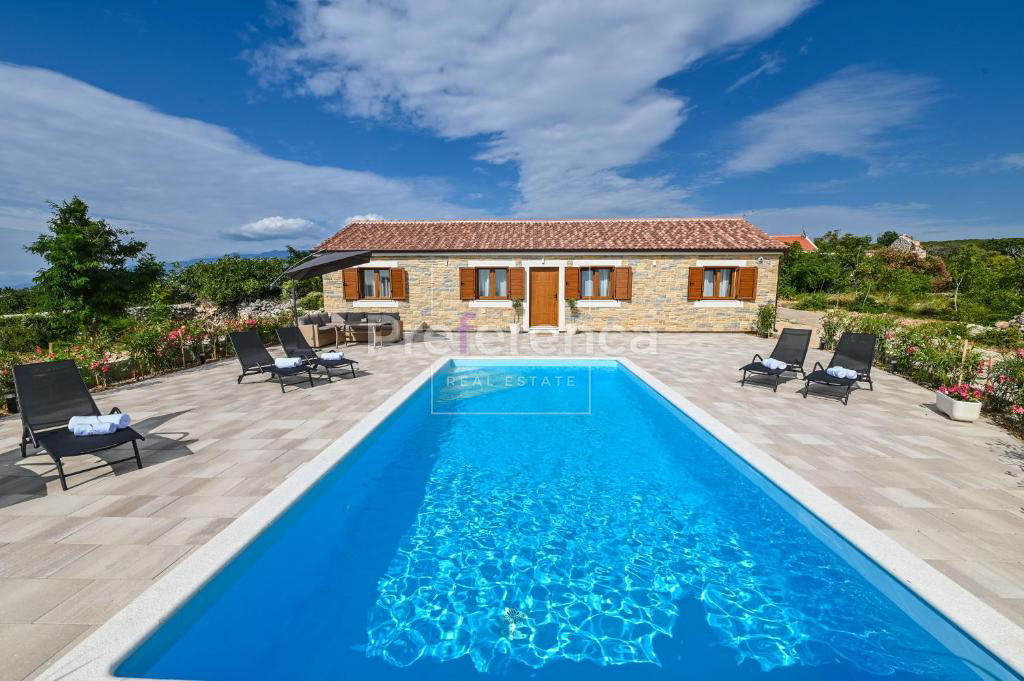 Dabovi stani, Novalja - vila s bazenom + zemljišče s projektom