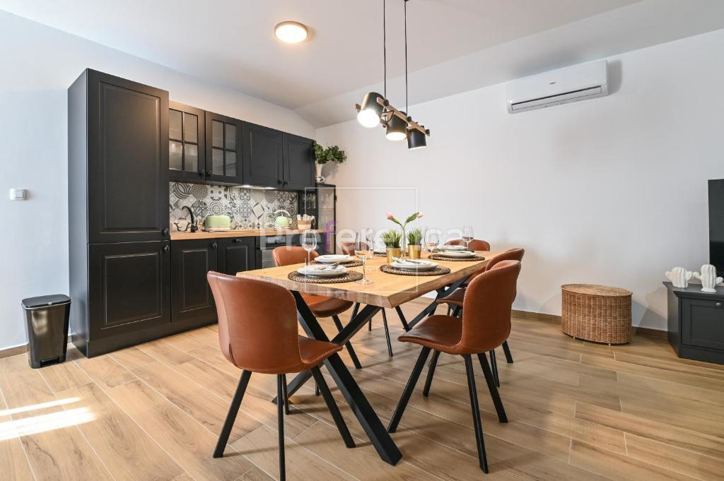 Dabovi stani, Novalja - vila s bazenom + zemljišče s projektom