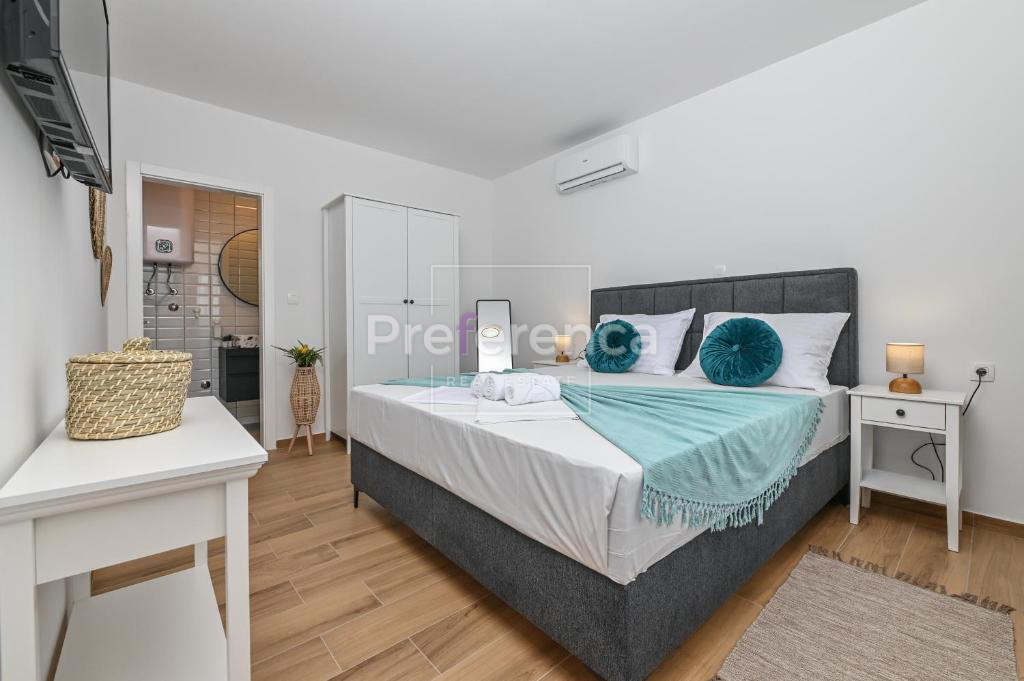 Dabovi stani, Novalja - vila s bazenom + zemljišče s projektom