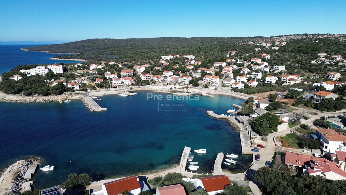 Jakišnica - sodoben luksuzni apartma v pritličju