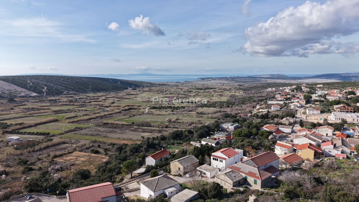 Kolan - gradbeno zemljišče z dovoljenjem