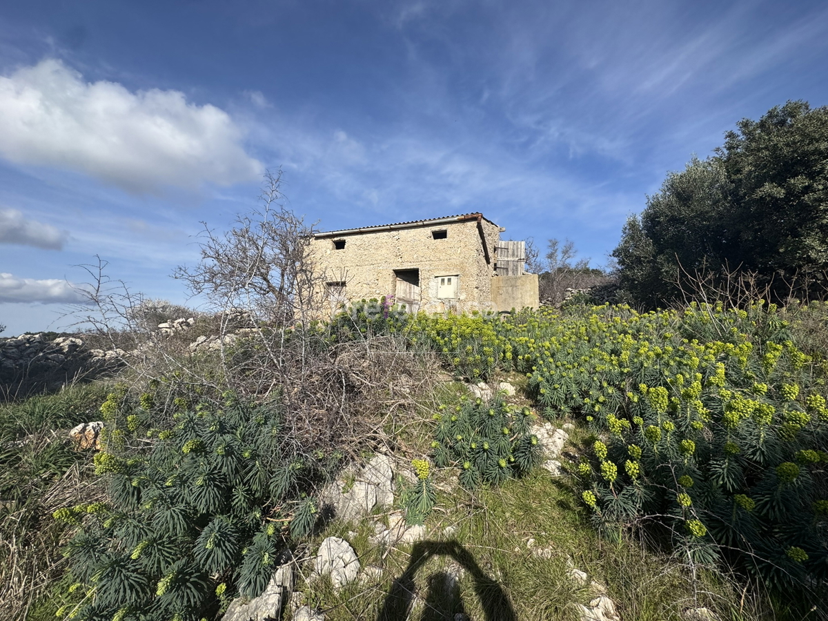 Kolan - gradbeno zemljišče z dovoljenjem