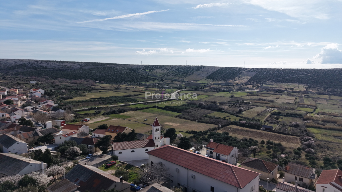 Kolan - gradbeno zemljišče z dovoljenjem