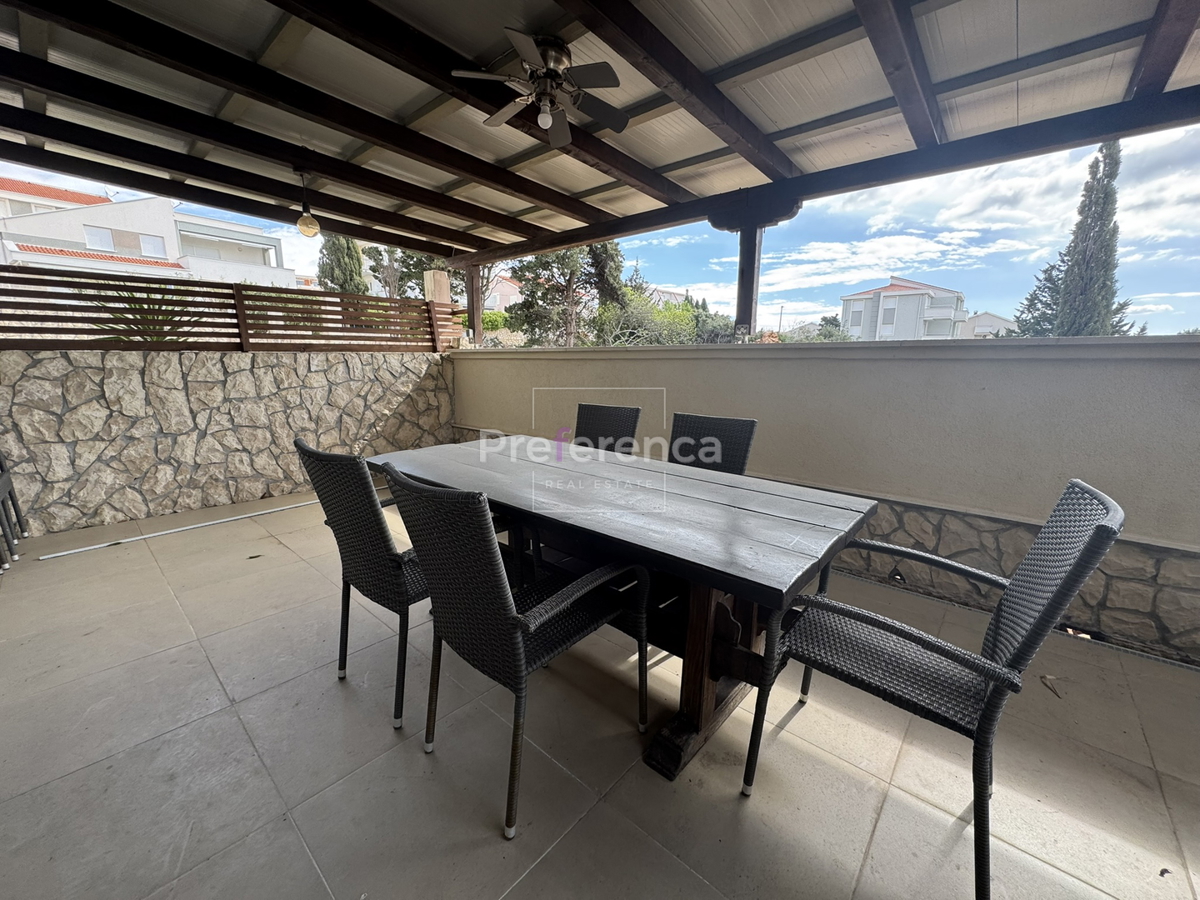 Novalja - dvosobno stanovanje v pritličju