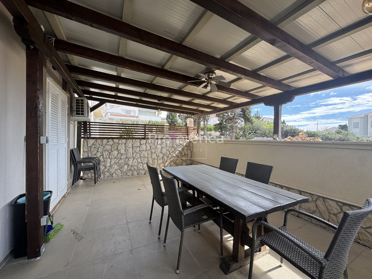 Novalja - dvosobno stanovanje v pritličju