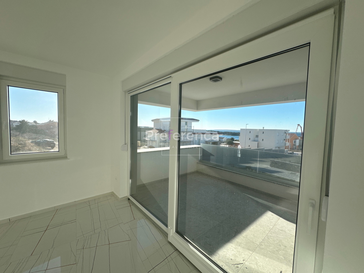 Novalja - dvosobni apartma z vrtom