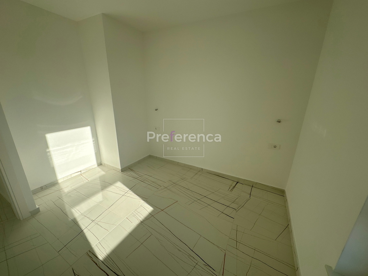 Novalja - dvosobni apartma z vrtom
