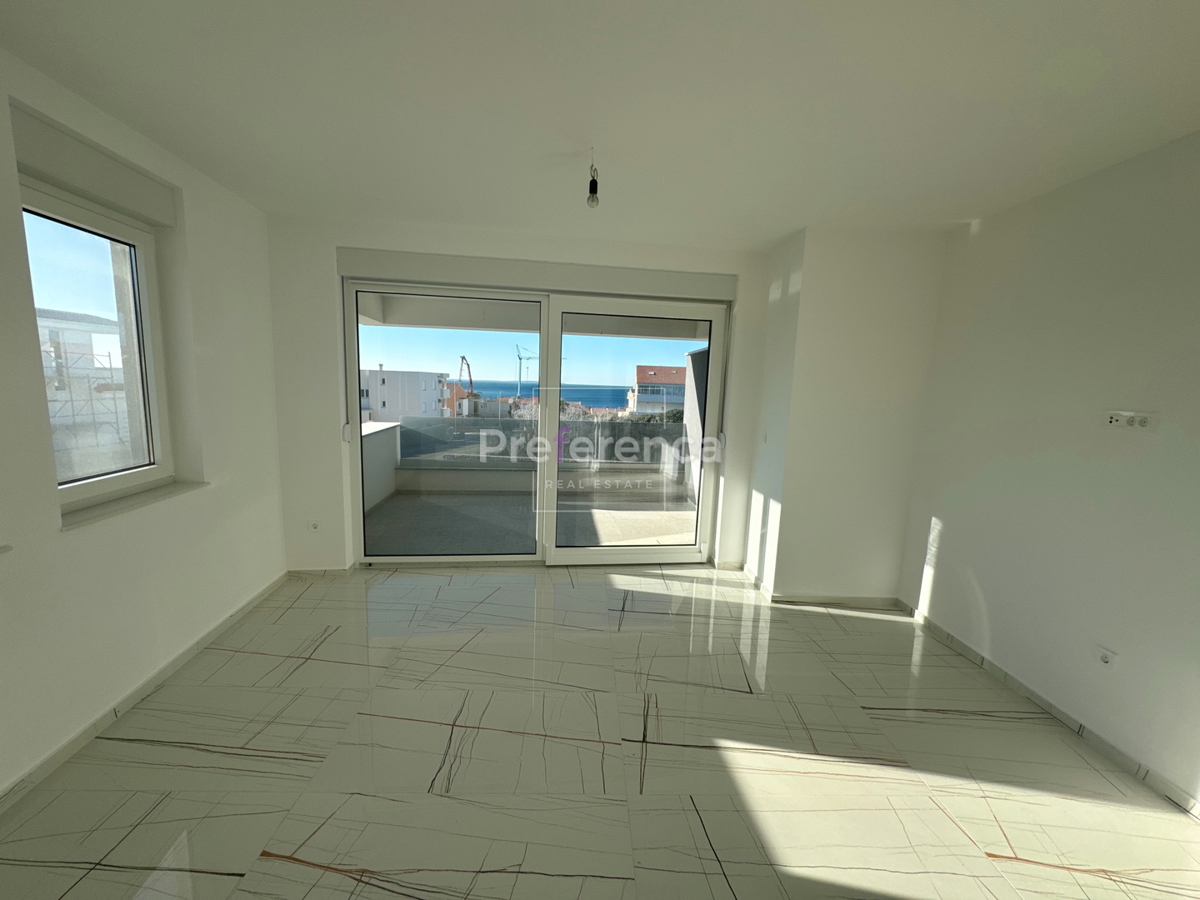 Novalja - dvosobni apartma z vrtom