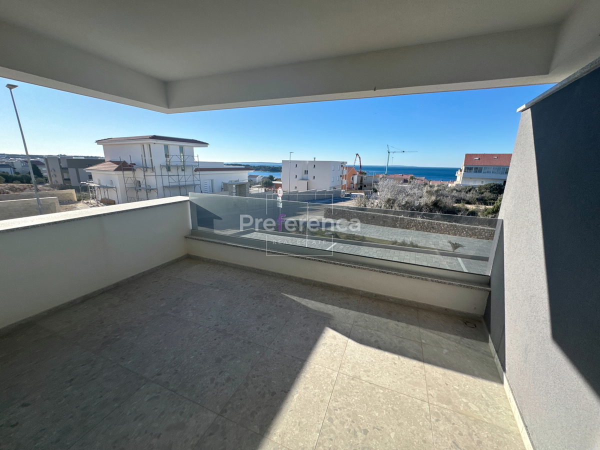 Novalja - dvosobni apartma z vrtom