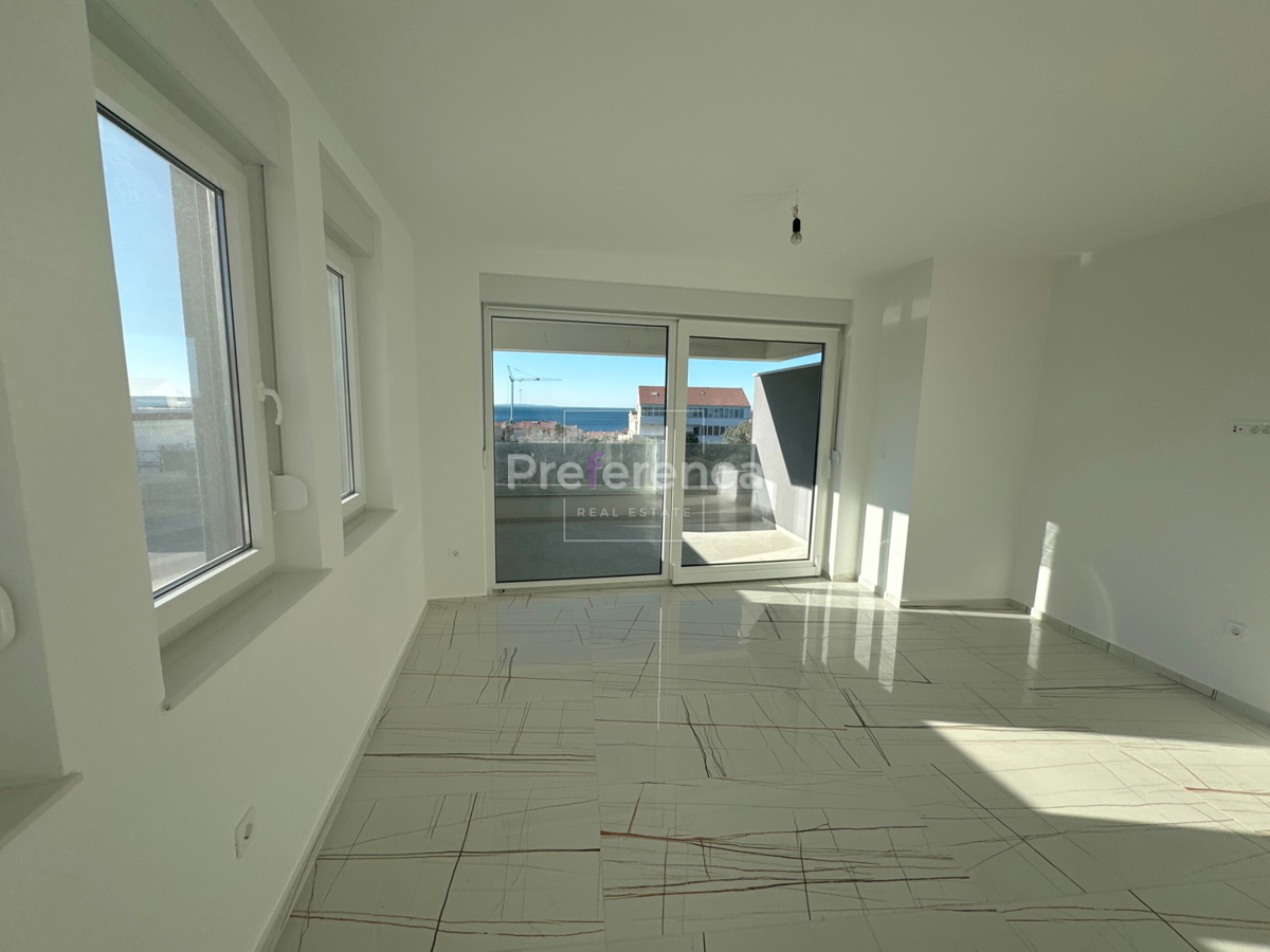 Novalja - dvosobni apartma z vrtom