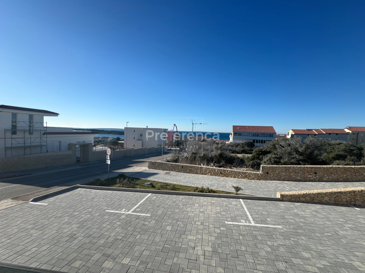 Novalja - dvosobni apartma z vrtom