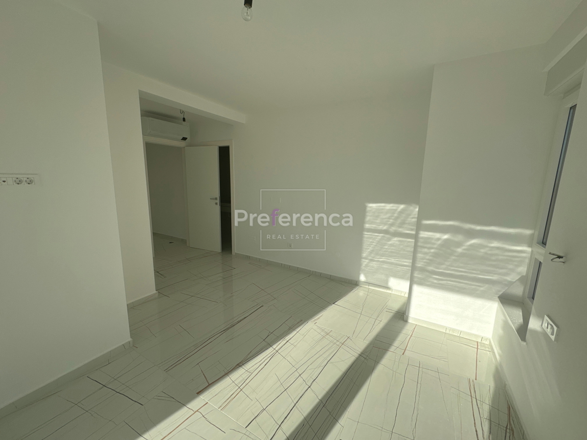 Novalja - dvosobni apartma z vrtom