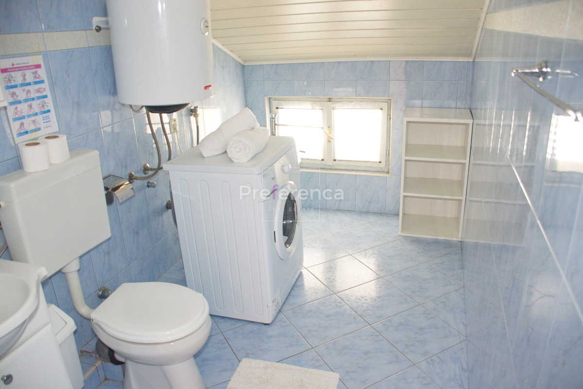 Zubovići - dvosobno stanovanje v bližini plaže