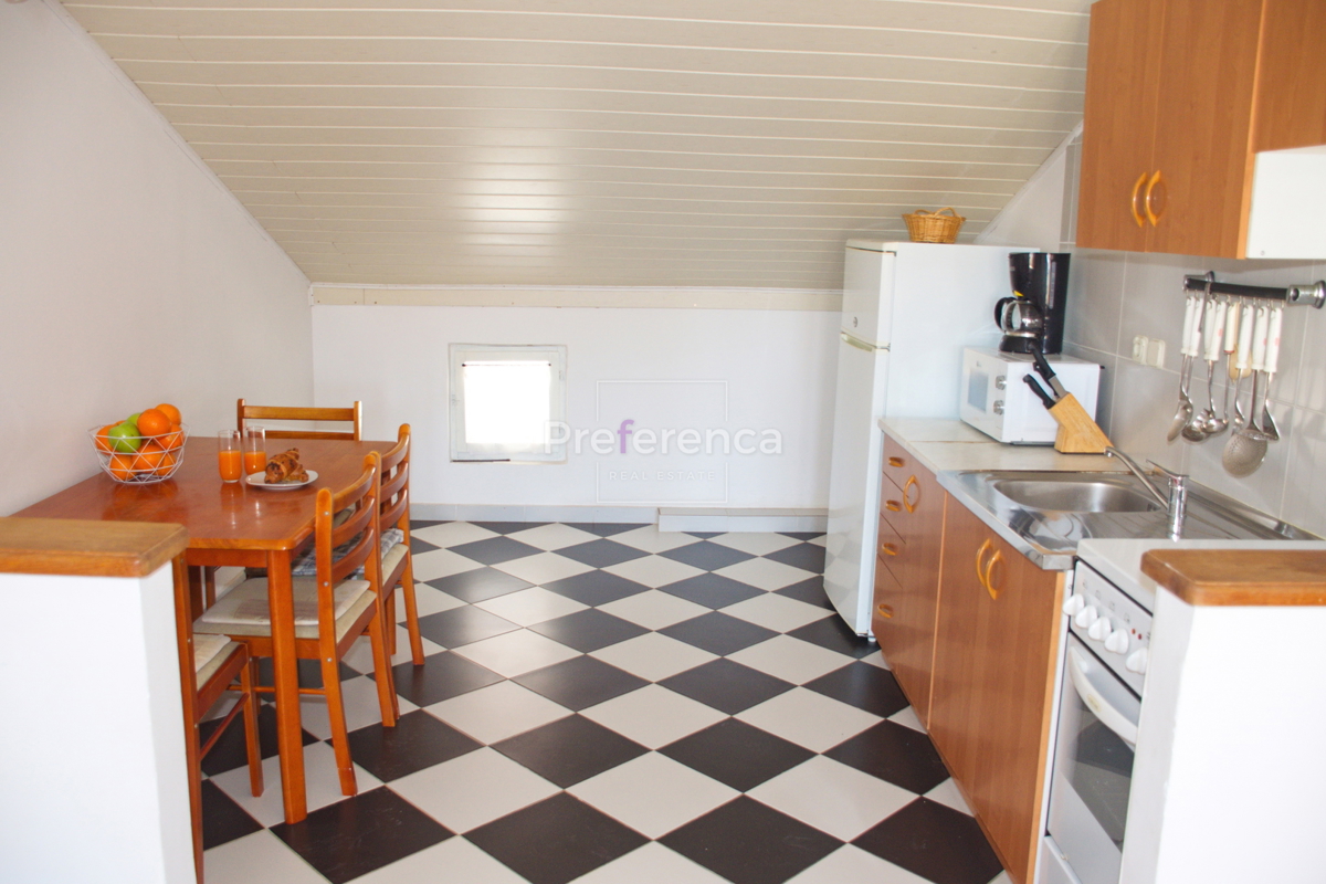 Zubovići - dvosobno stanovanje v bližini plaže