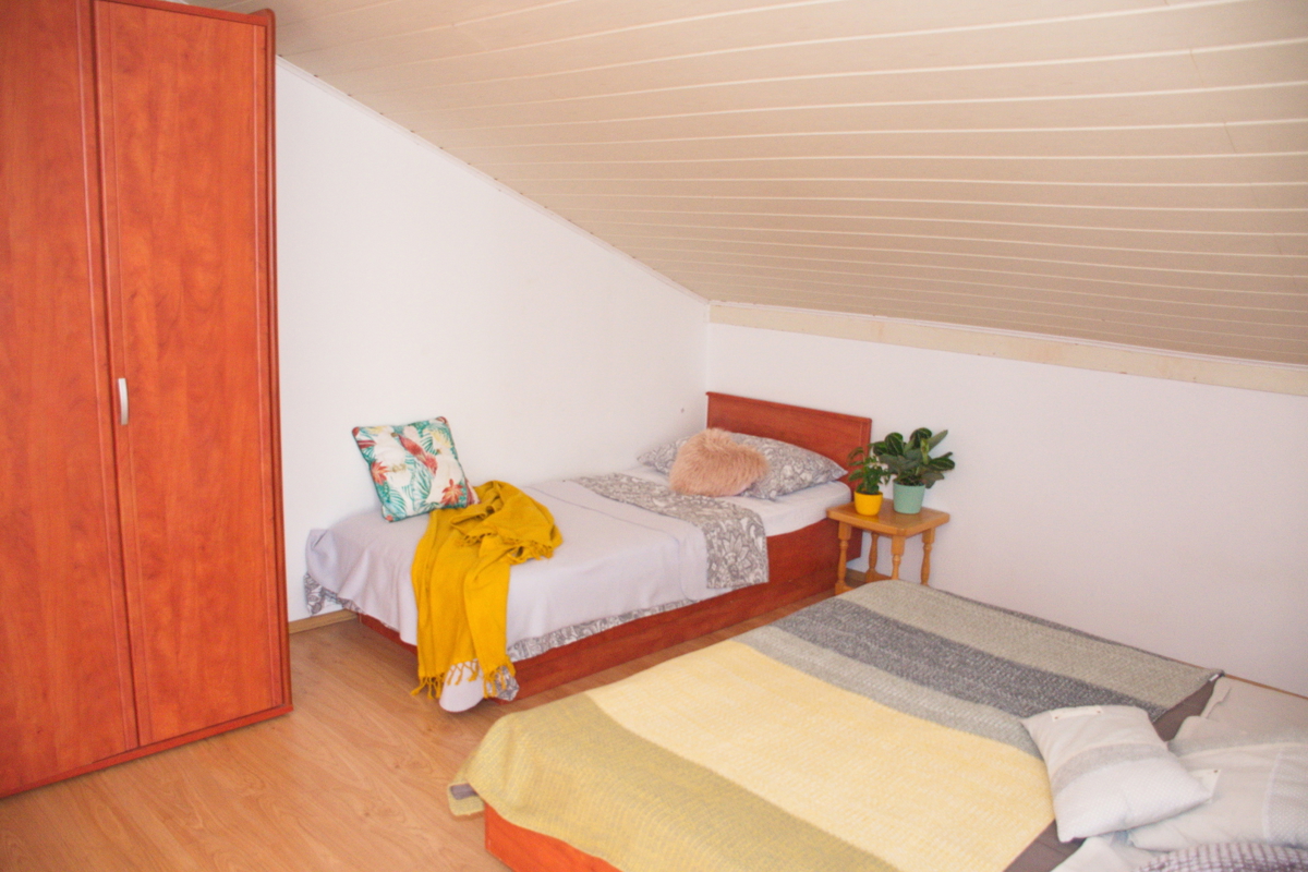 Zubovići - dvosobno stanovanje v bližini plaže