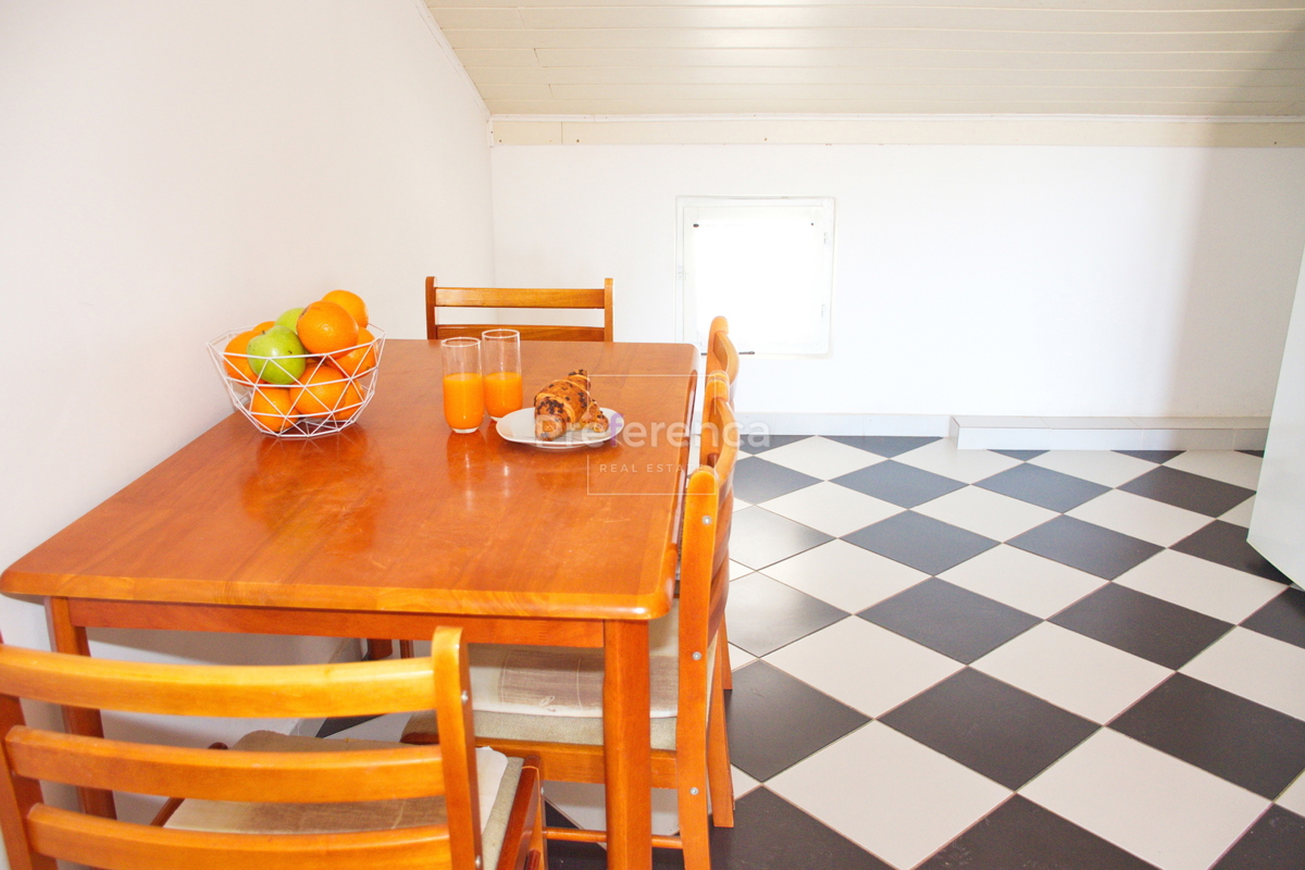 Zubovići - dvosobno stanovanje v bližini plaže